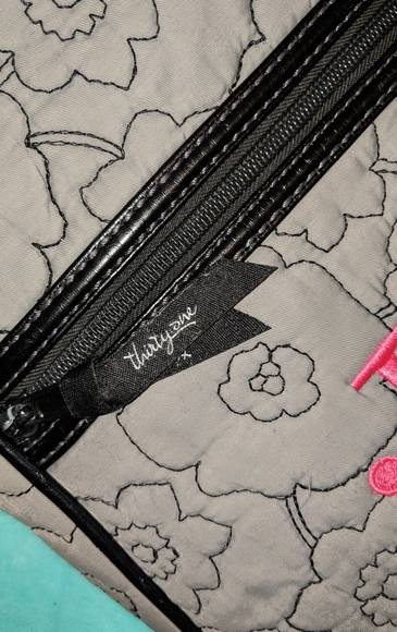 Thirty One floral crossbody bag / purse - gray and black - pink embroidered K - Picture 6 of 6